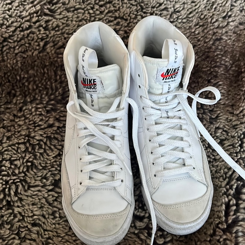 Nike blazers white/beige